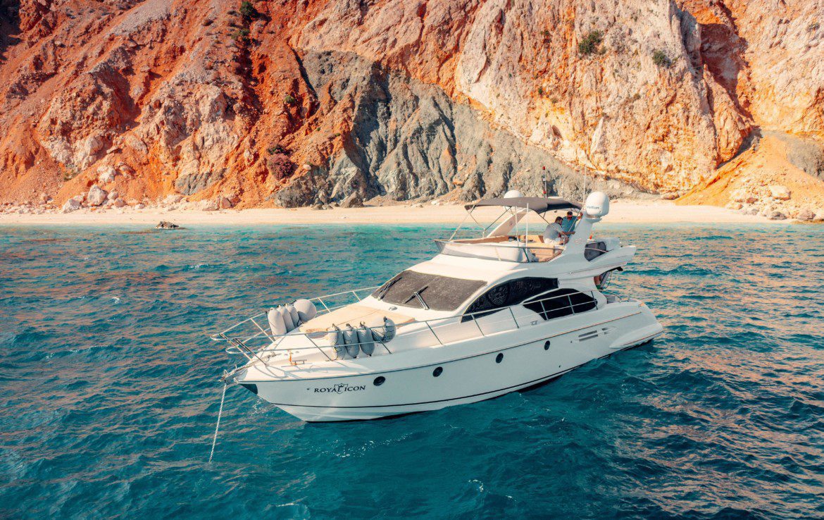 Kemer Yacht Rental 17m Azimut 50 Fly